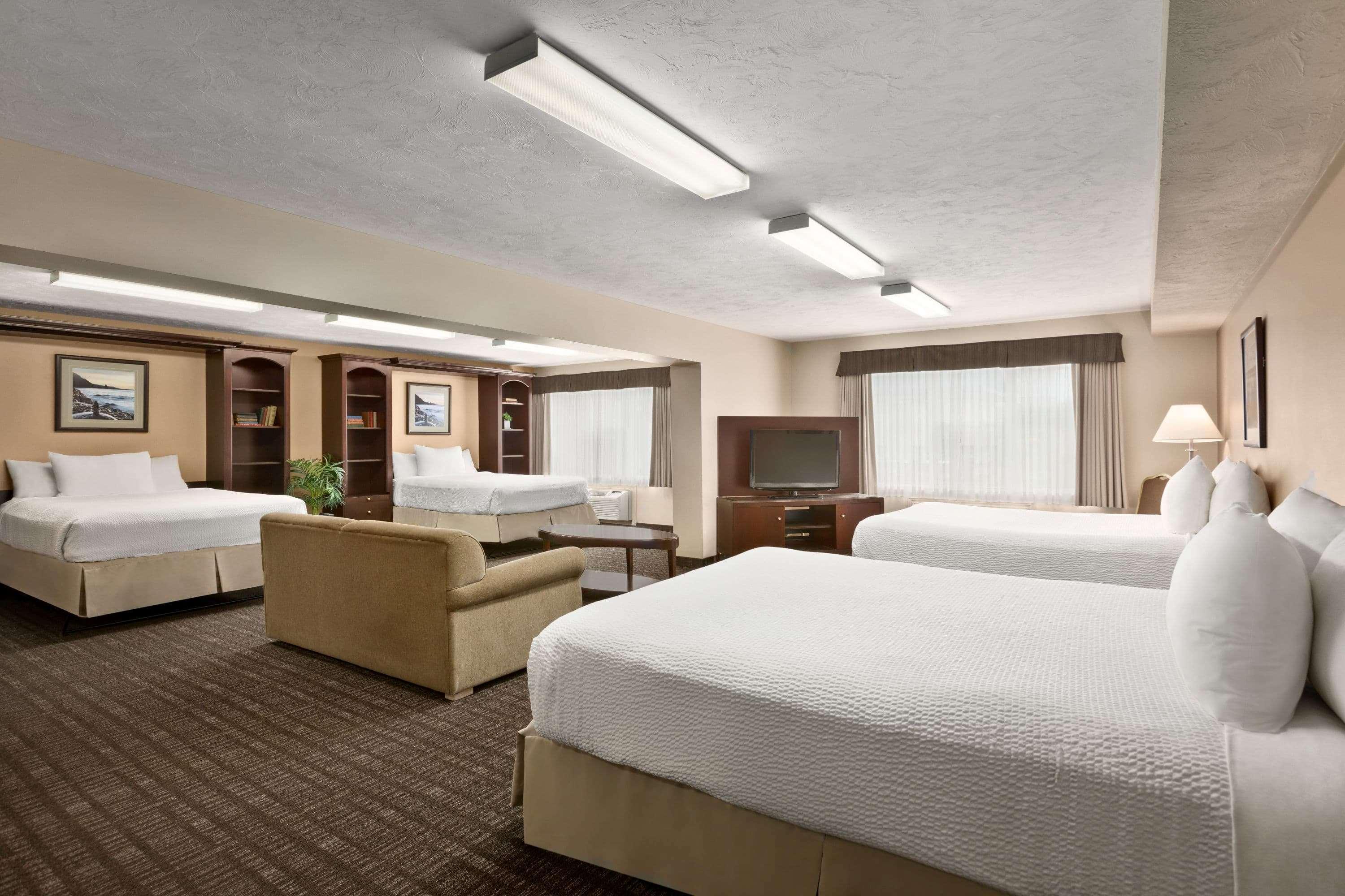 Days Inn & Suites By Wyndham Moncton Bagian luar foto