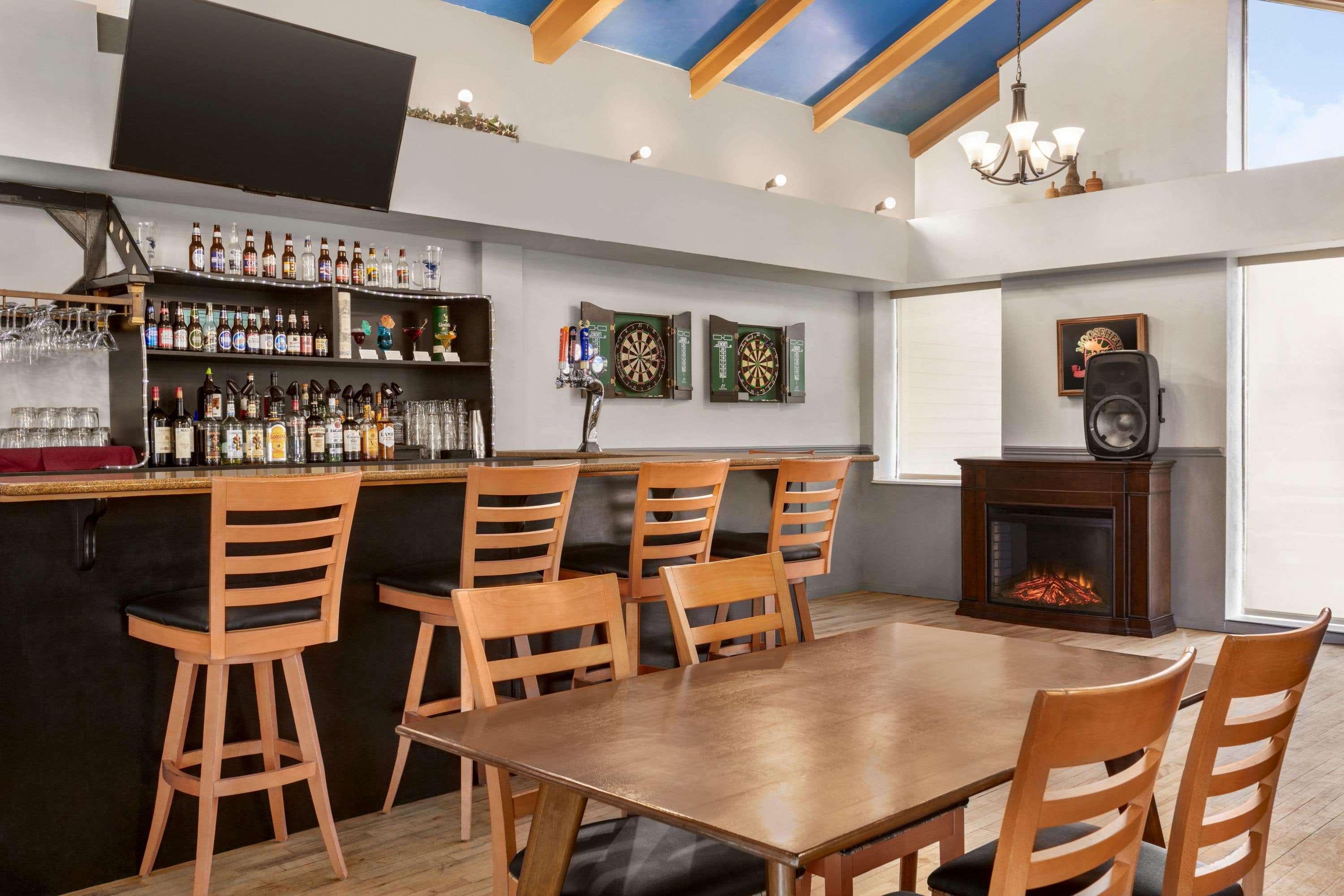 Days Inn & Suites By Wyndham Moncton Bagian luar foto