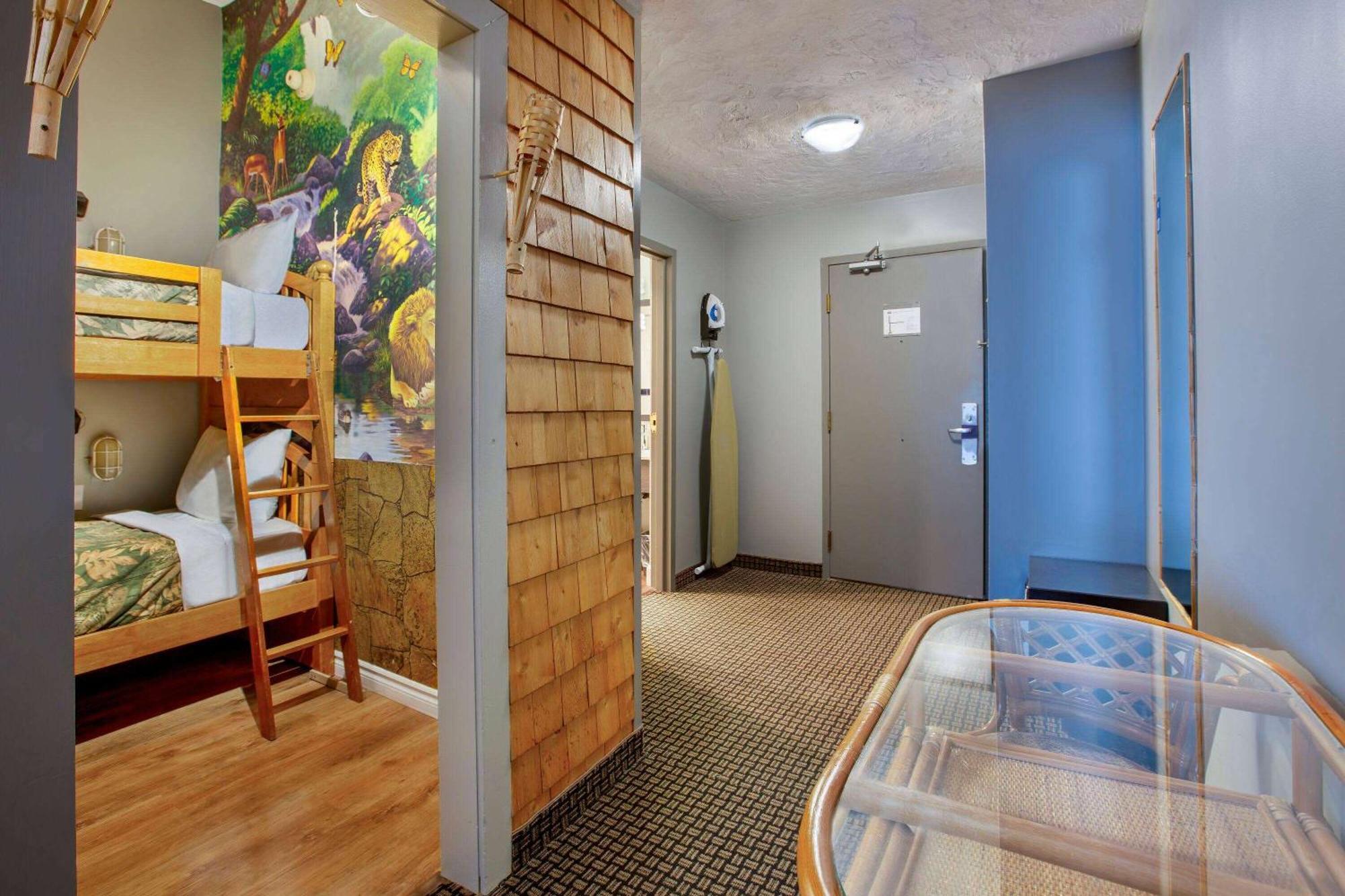 Days Inn & Suites By Wyndham Moncton Bagian luar foto