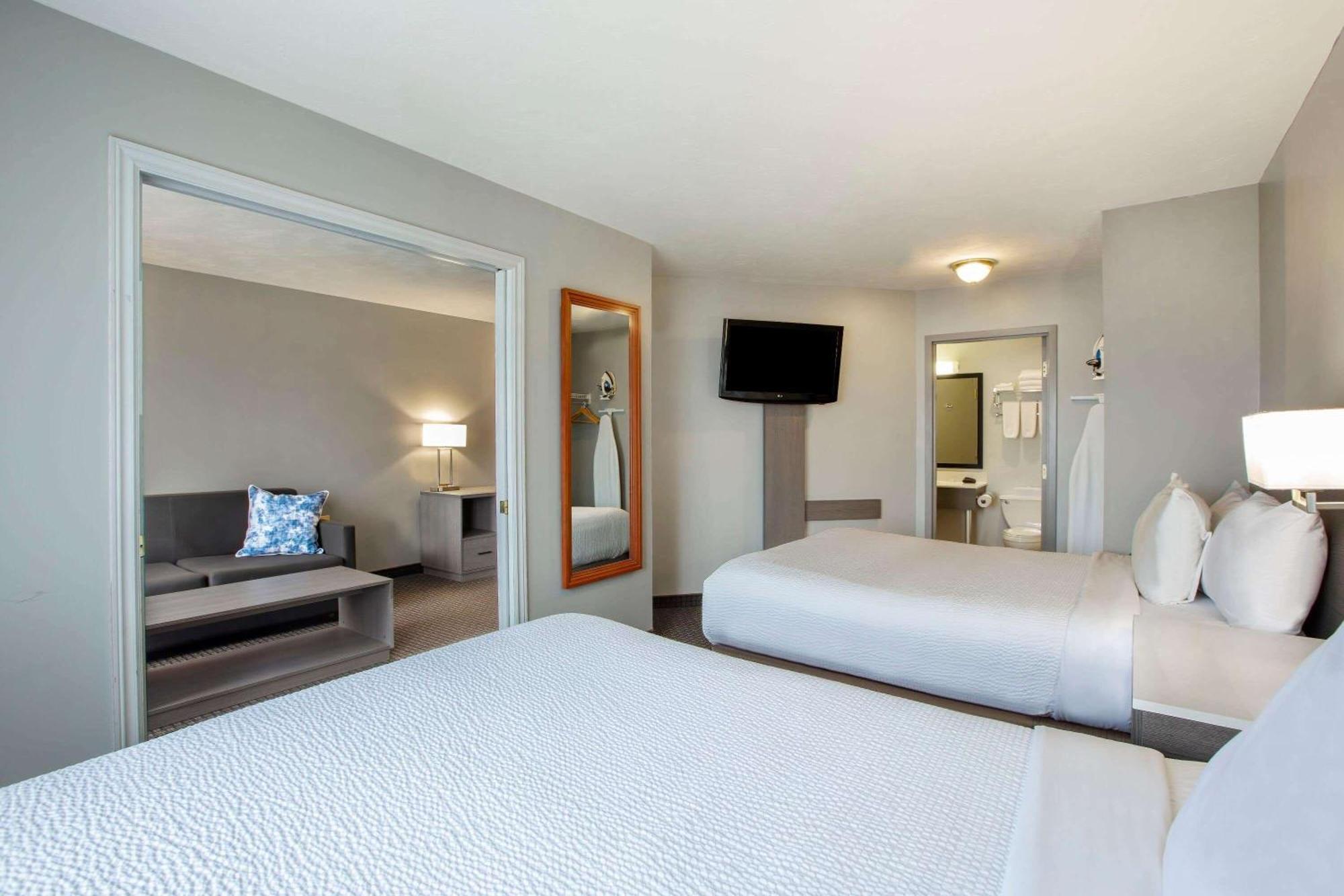 Days Inn & Suites By Wyndham Moncton Bagian luar foto
