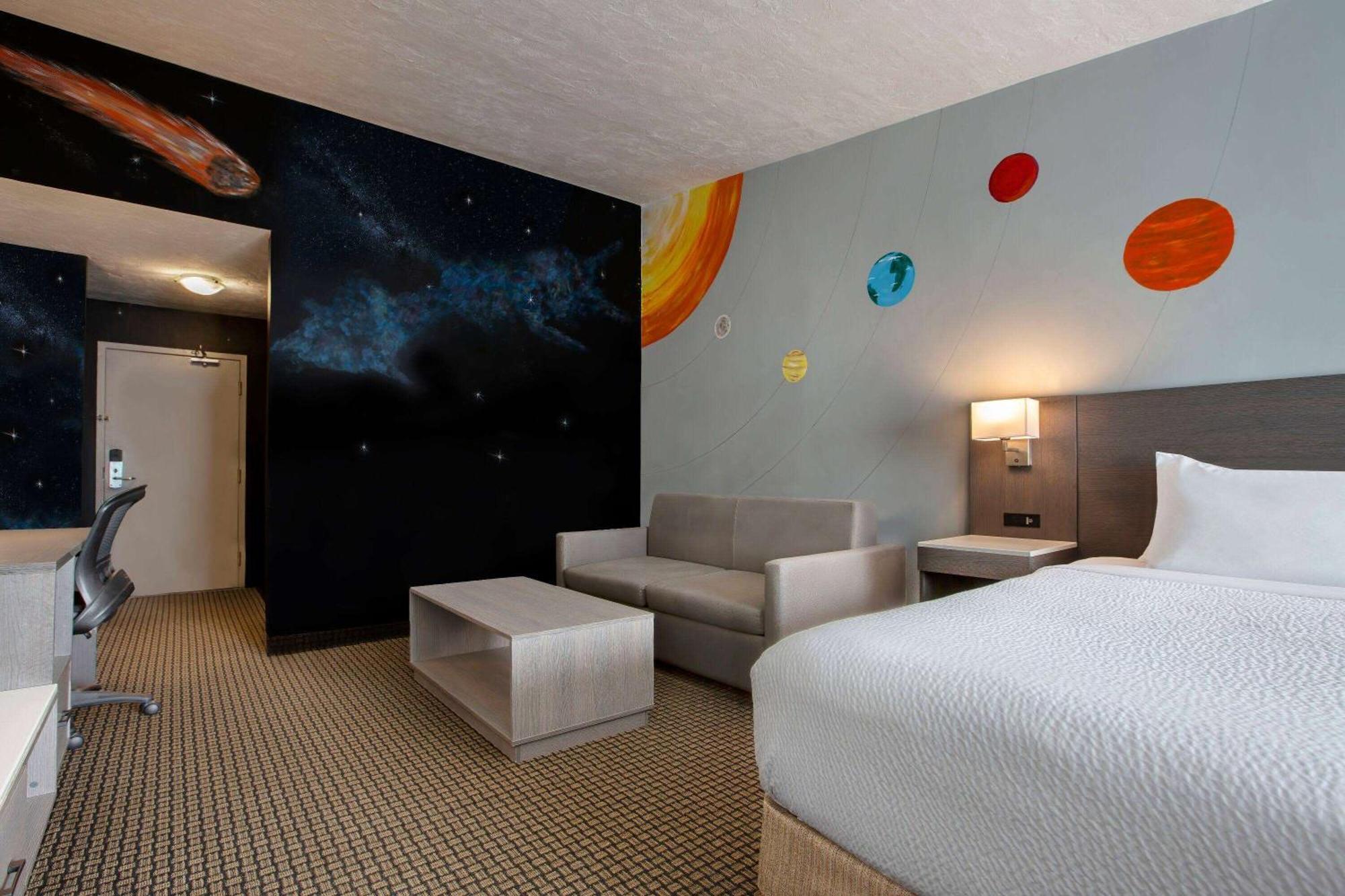 Days Inn & Suites By Wyndham Moncton Bagian luar foto