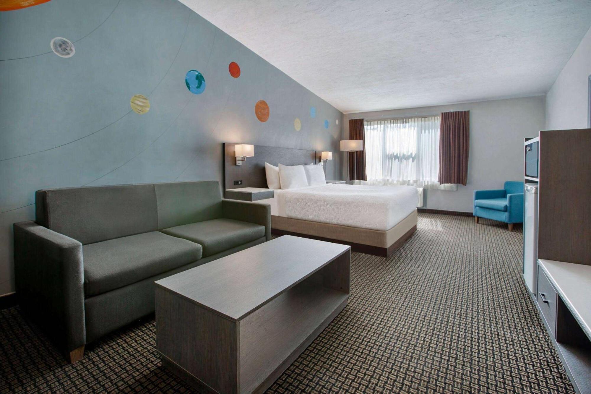 Days Inn & Suites By Wyndham Moncton Bagian luar foto