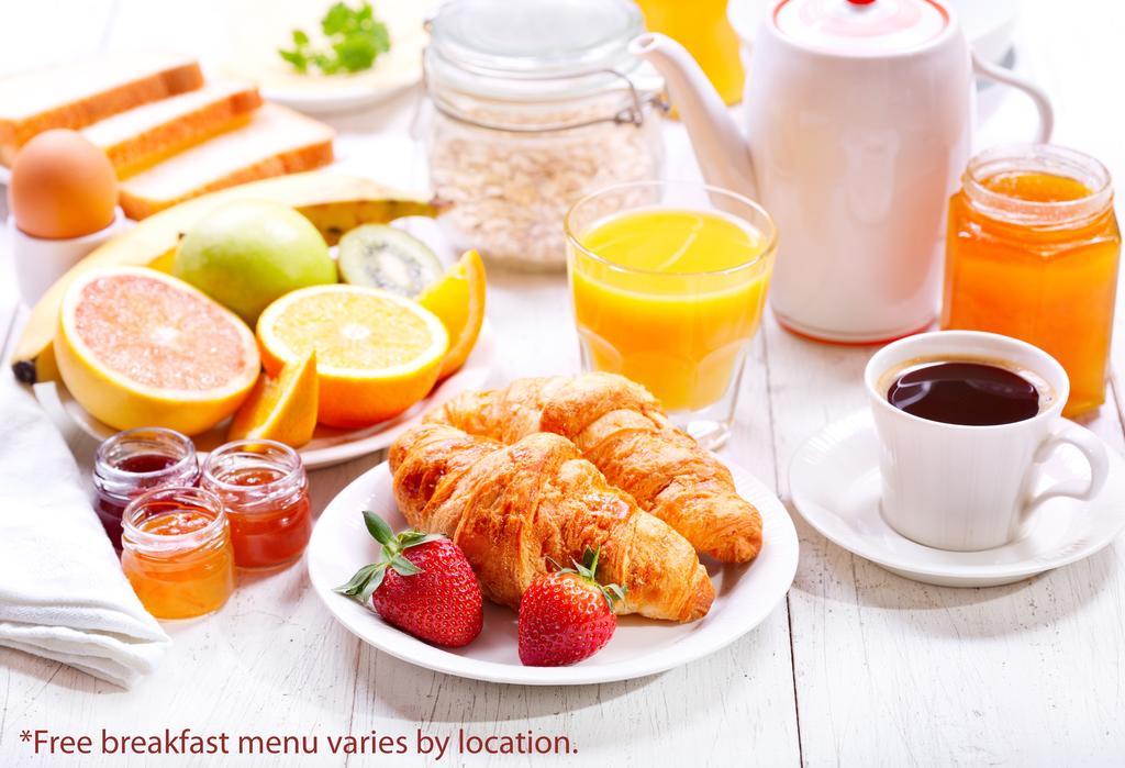 Days Inn & Suites By Wyndham Moncton Bagian luar foto