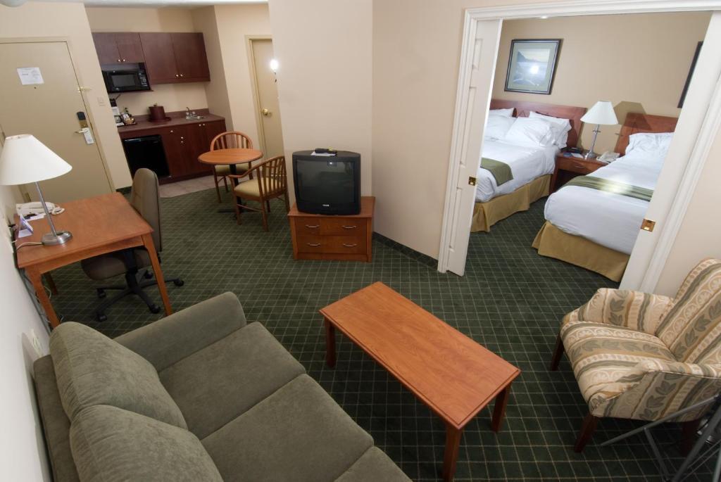 Days Inn & Suites By Wyndham Moncton Bagian luar foto